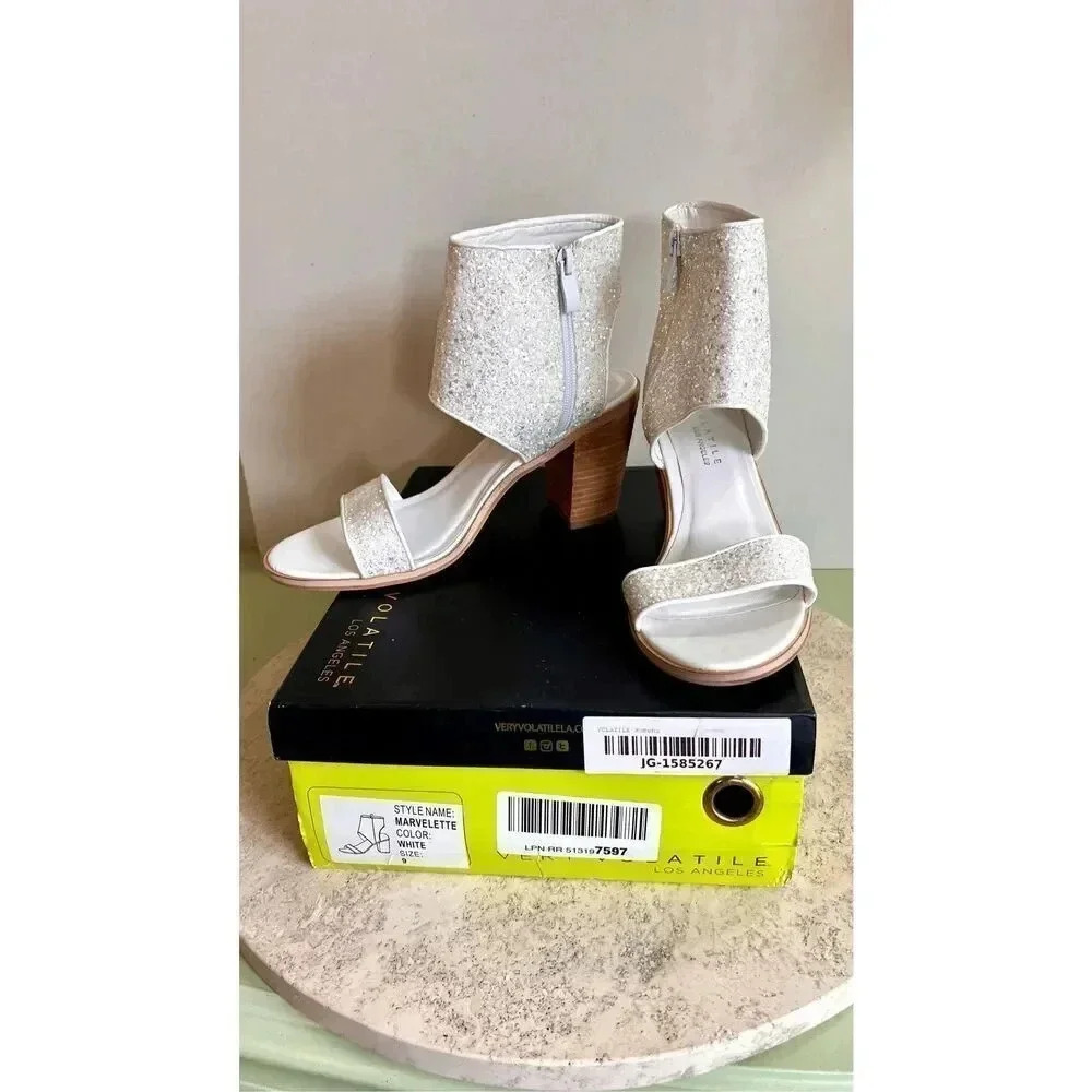 Very Volatile Womens White Marvelellette Glitter Zip‎ Block Heels Sandals Size 9